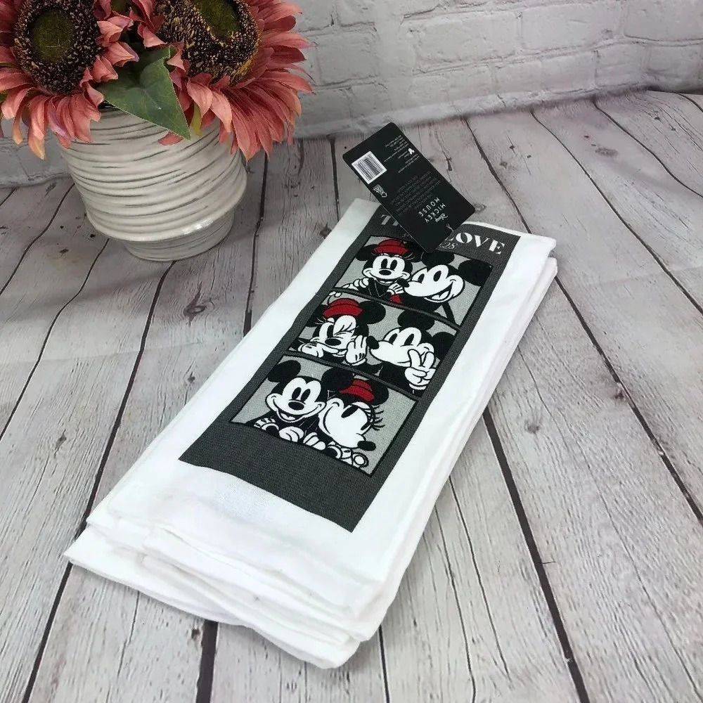 NWT disney mickey and minnie mouse kitchen towel set